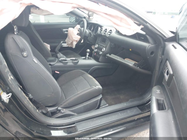 1FA6P8AM8H5280924 Ford Mustang V6