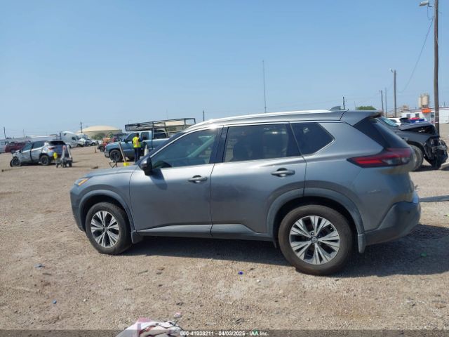 5N1AT3BA5MC713723 Nissan Rogue Sv Fwd