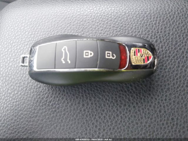 WP1AA2A58PLB16724 Porsche Macan T