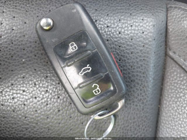 WVGAV7AX3HK022628 Volkswagen 2.0 tsi