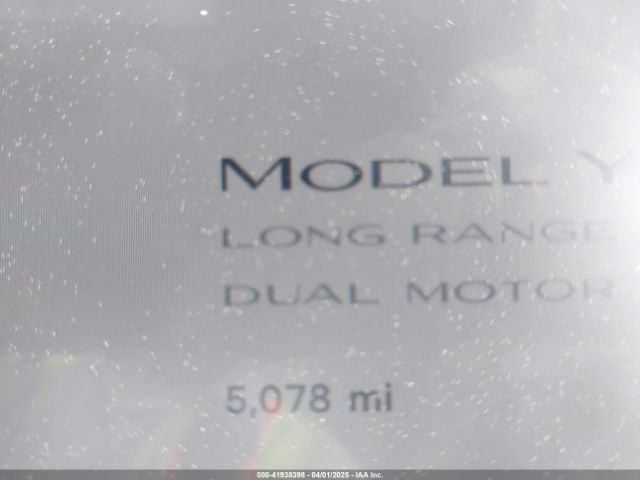 7SAYGDEE7RF117702 Tesla Model Y