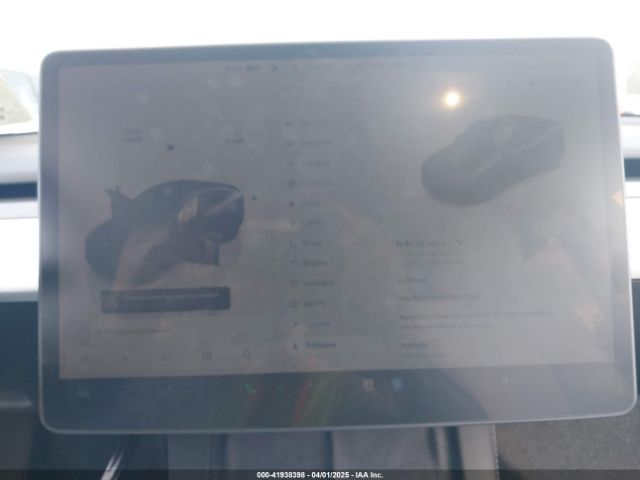 7SAYGDEE7RF117702 Tesla Model Y