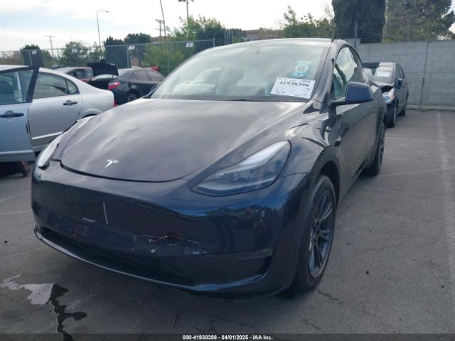7SAYGDEE7RF117702 Tesla Model Y