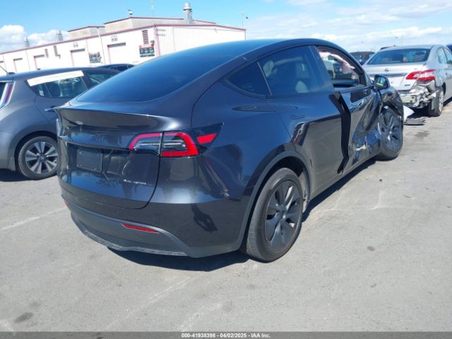 7SAYGDEE7RF117702 Tesla Model Y