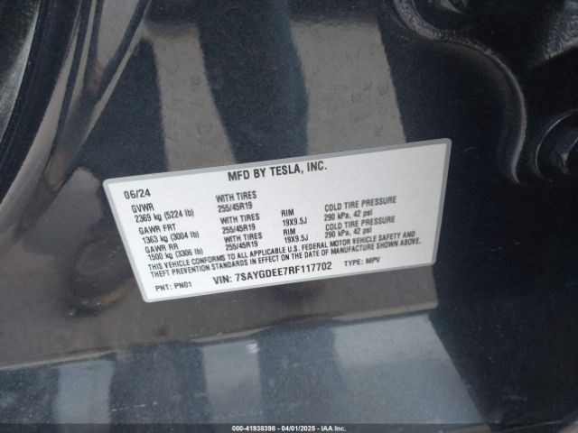 7SAYGDEE7RF117702 Tesla Model Y