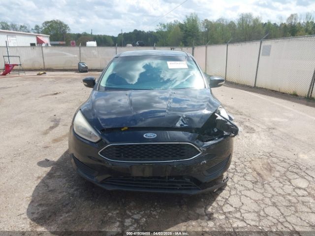 1FADP3K21HL259562 Ford FOCUS SE