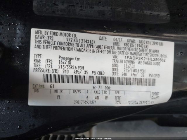 1FADP3K21HL259562 Ford FOCUS SE