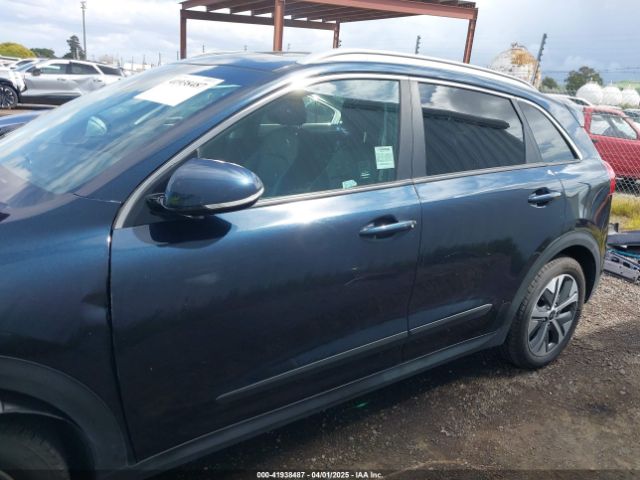KNDCE3LG5L5056080 KIA Niro Ev Ex Premium