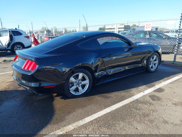 1FA6P8AM0H5272817 Ford Mustang V6