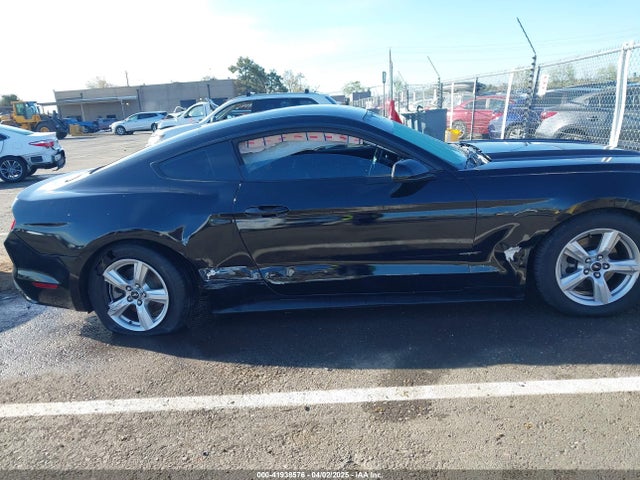 1FA6P8AM0H5272817 Ford Mustang V6