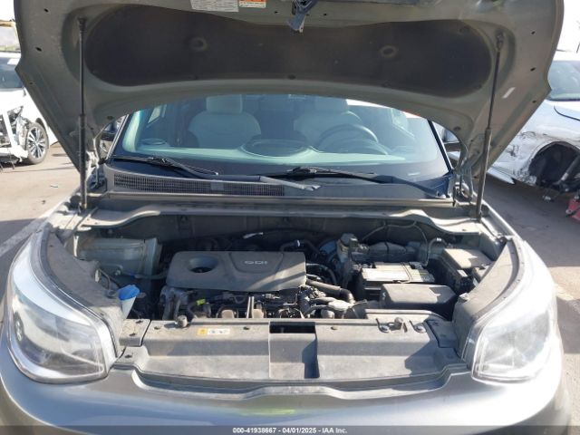 KNDJN2A27J7578963 KIA Soul