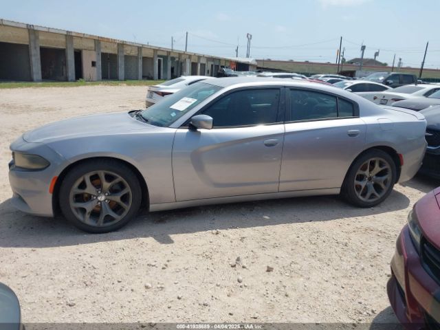 2C3CDXHG1FH928453 Dodge Charger Sxt