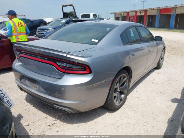 2C3CDXHG1FH928453 Dodge Charger Sxt