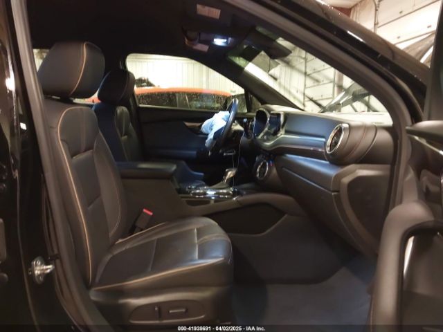 3GNKBKRS2KS669067 Chevrolet Blazer Premier
