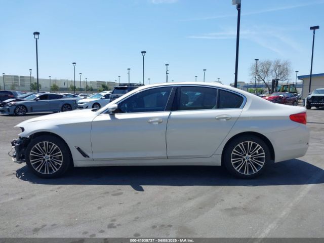 WBAJA7C31HG903693 BMW 530i Xdrive