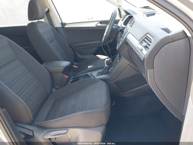 3VVRB7AX0RM029581 Volkswagen Tiguan 2.0t S