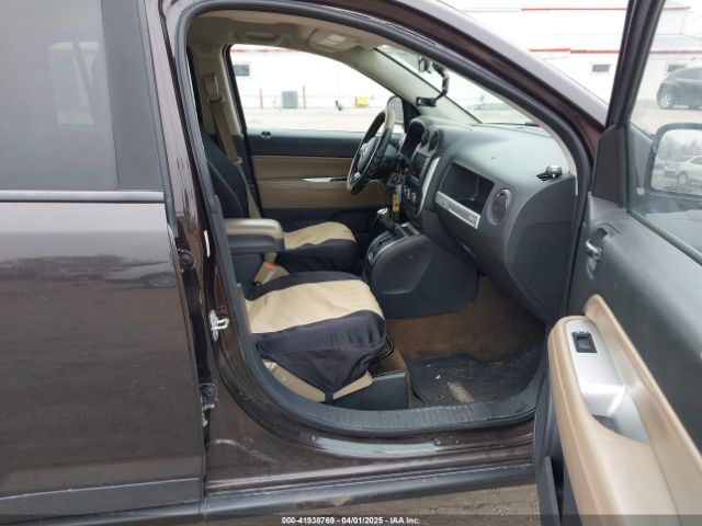 1C4NJDEB5ED731057 Jeep Compass Latitude