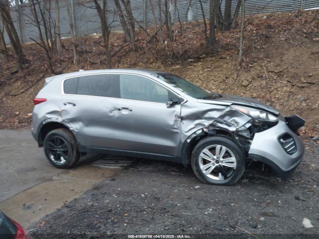 KNDPMCAC8H7173202 KIA Sportage Lx