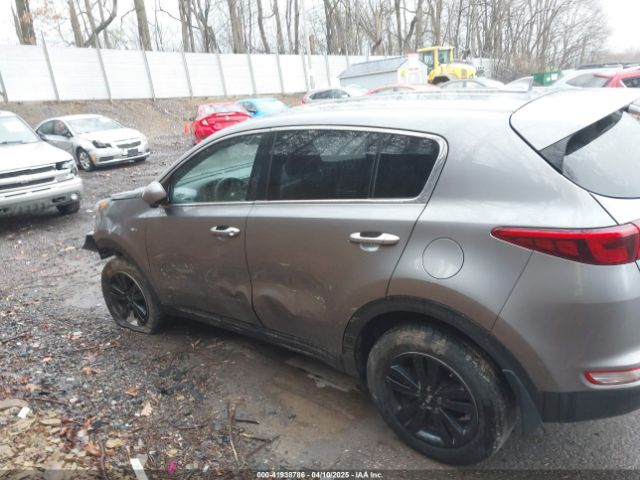 KNDPMCAC8H7173202 KIA Sportage Lx