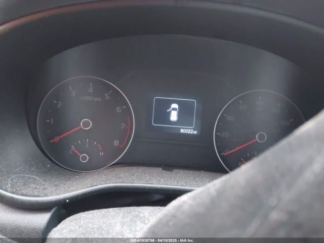 KNDPMCAC8H7173202 KIA Sportage Lx