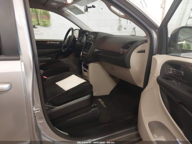 2C4RDGBG6FR703681 Dodge Grand Caravan Se