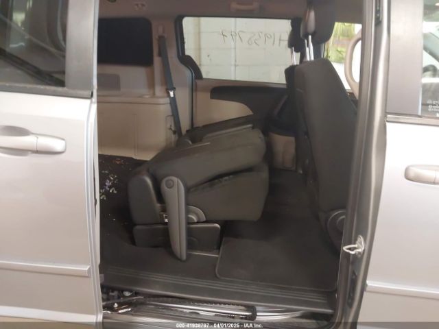 2C4RDGBG6FR703681 Dodge Grand Caravan Se