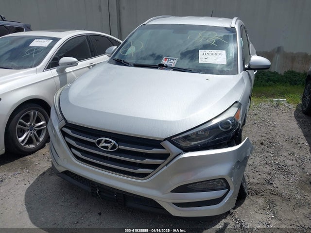 Hyundai TUCSON SE 2017 KM8J33A48HU355593 Image 12