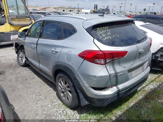 Hyundai TUCSON SE 2017 KM8J33A48HU355593 Image 3