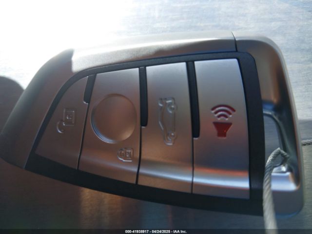 WBA8A9C57GK616589 BMW 320i