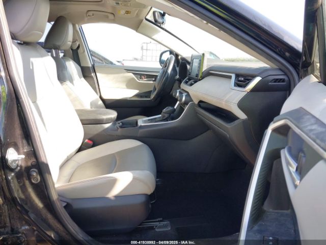 JTMC1RFV7KD028911 Toyota Rav4 Xle Premium