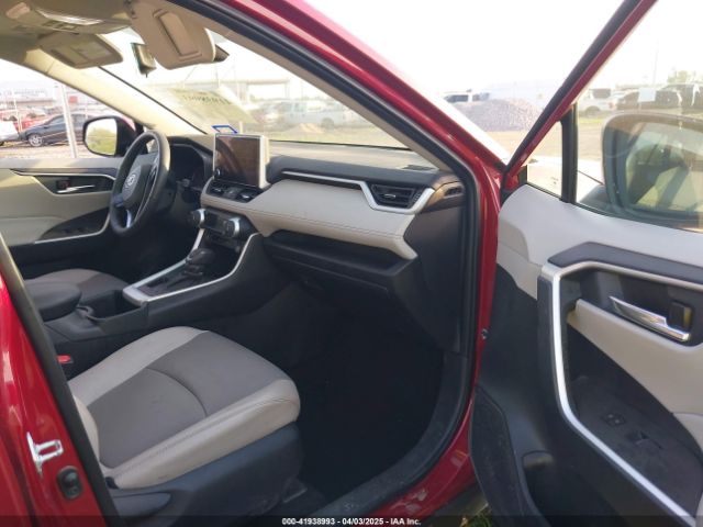 2T3C1RFV0RW318355 Toyota Rav4 Xle Premium