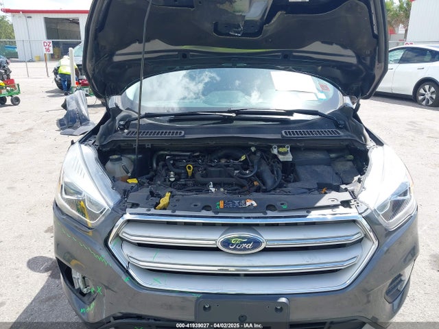 1FMCU9HD5KUA84790 Ford ESCAPE SEL