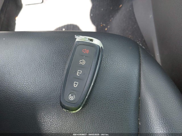 1FMCU9HD5KUA84790 Ford ESCAPE SEL