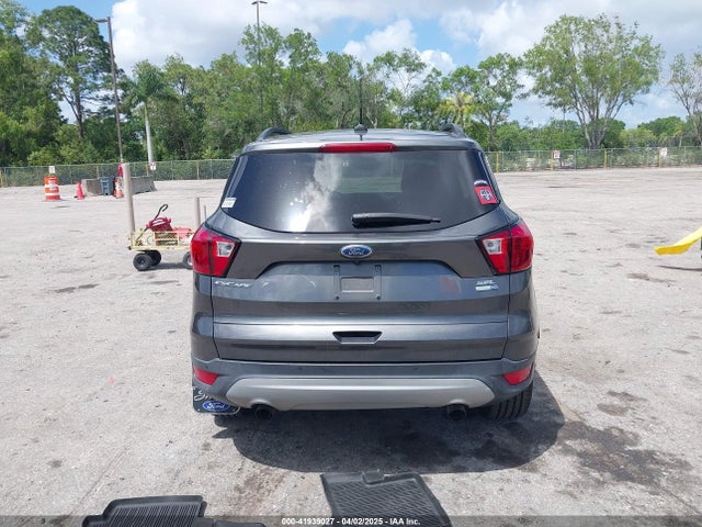 1FMCU9HD5KUA84790 Ford ESCAPE SEL