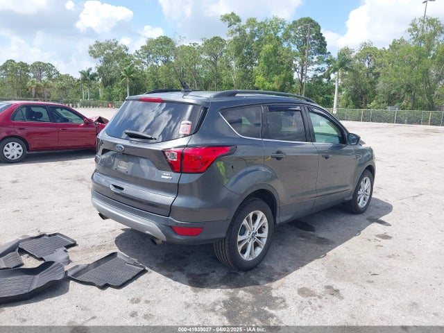 1FMCU9HD5KUA84790 Ford ESCAPE SEL