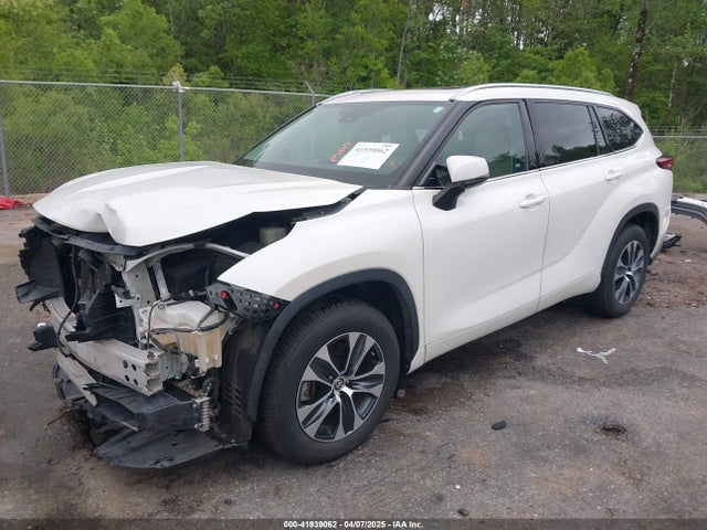 Toyota Highlander Xle 2021 5TDGZRAH2MS525867 Image 2