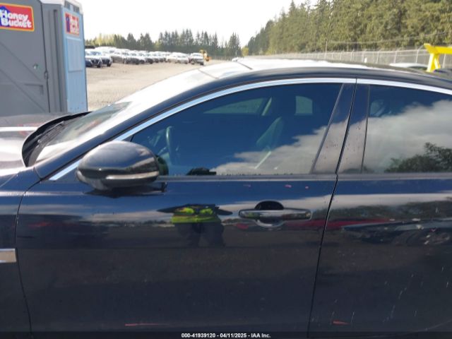 SAJAJ4BV8HA966475 Jaguar Xe 35t Premium