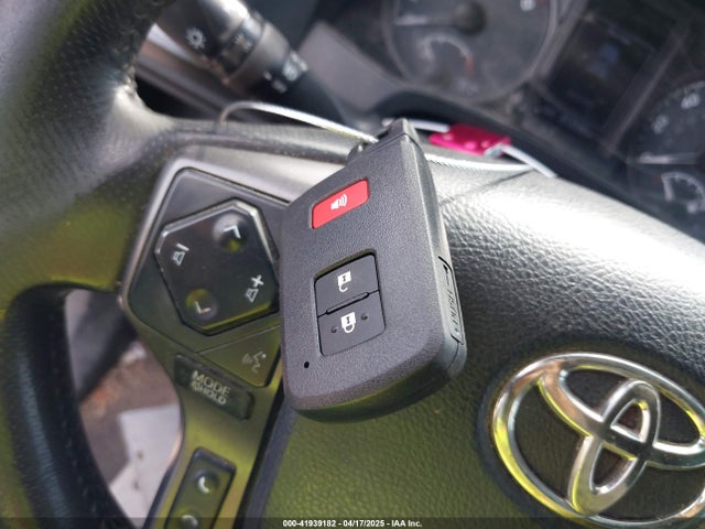 5TFCZ5AN8HX047614 Toyota Tacoma Trd Off Road