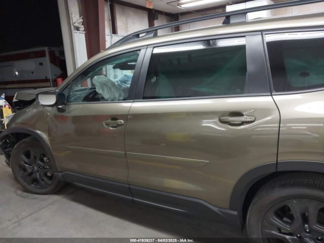 4S4WMAKD0R3431272 Subaru Ascent Onyx Edition Limited 7-passenger