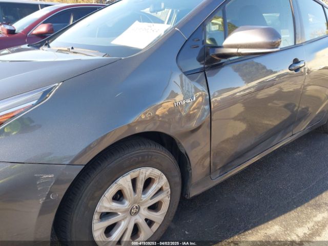 JTDKARFU8K3099401 Toyota Prius Le