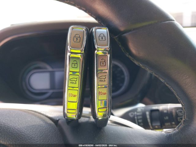 KNDCB3LCXL5400184 KIA Niro Lxs