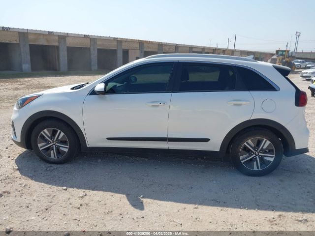 KNDCB3LCXL5400184 KIA Niro Lxs