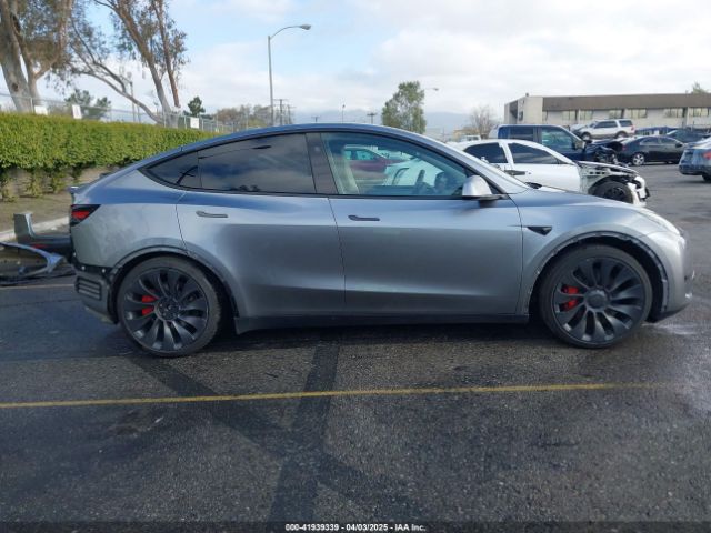 7SAYGDEF5RA322392 Tesla Model Y Performance Dual Motor All-wheel Drive