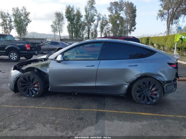 7SAYGDEF5RA322392 Tesla Model Y Performance Dual Motor All-wheel Drive