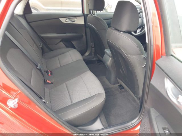 3KPF24AD2NE468128 KIA Forte Lxs