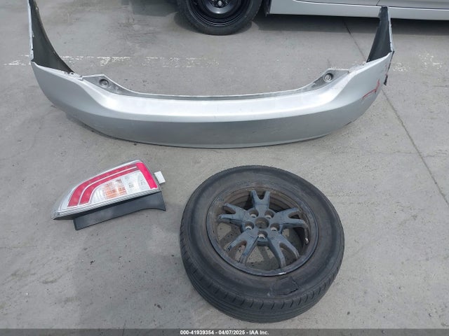 JTDKN3DU9F1990366 Toyota Prius Two