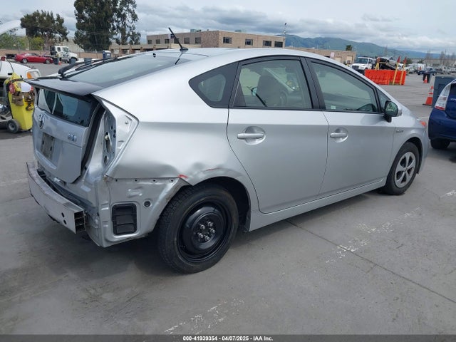 JTDKN3DU9F1990366 Toyota Prius Two