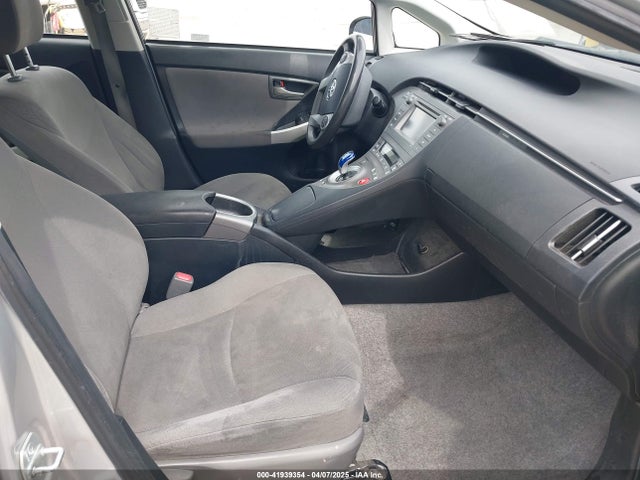 JTDKN3DU9F1990366 Toyota Prius Two