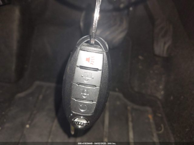 3N1CP5CU1KL506188 Nissan KICKS SR