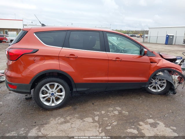 1FMCU0GD2KUC52592 Ford ESCAPE SE